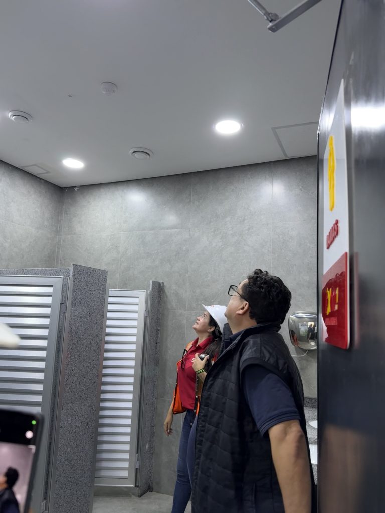 CCTV, TELEFONO IP, RACK, AP, PUERTAS CORREDIZAS